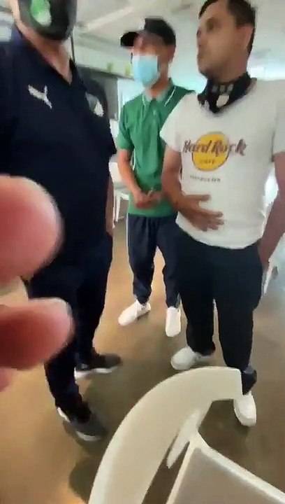 Hinchas del Cali y el técnico Arias casi se van a los puños