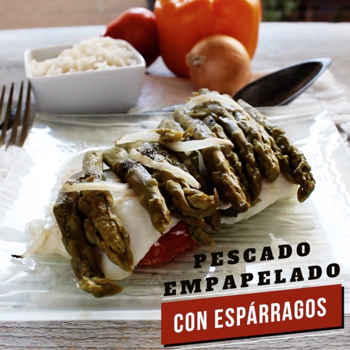 Pescado empapelado con espárragos   Receta fácil  Directo al Paladar México