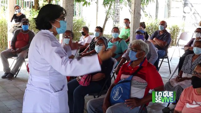 Policlínico Iraní aplica primera dosis anti Covid-19 a pacientes cardiópatas