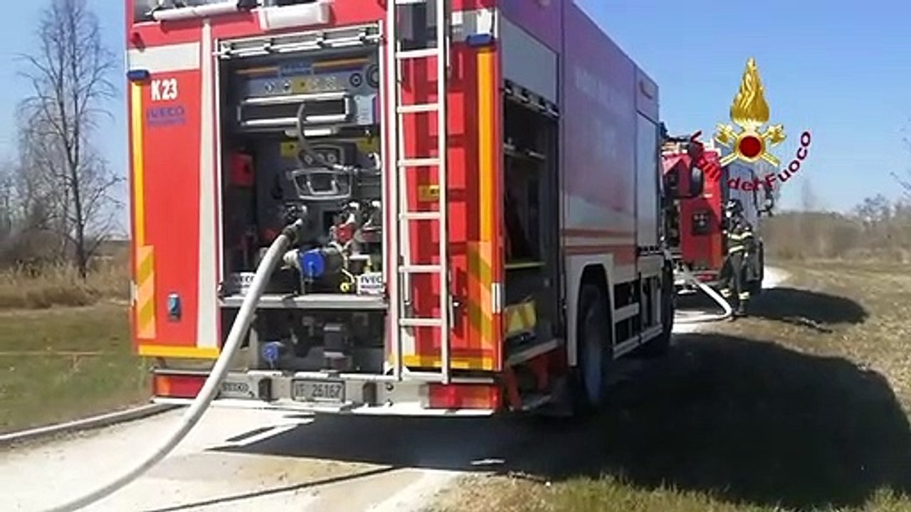 Rimini - Incendio di vegetazione vicino fiume Marecchia (25.03.21)