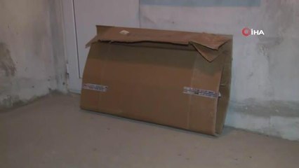 Rahatlıkta sınır tanımayan hırsız soyduğu bina sakinleriyle sohbet etti