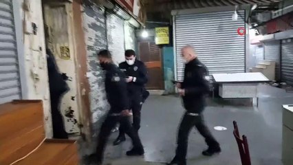 Kısıtlamada ruhsatsız oyun oynatan kahvehaneye baskın