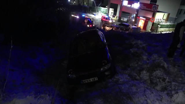 Yoldan çıkan araçtan burnu bile kanamadan kurtuldu