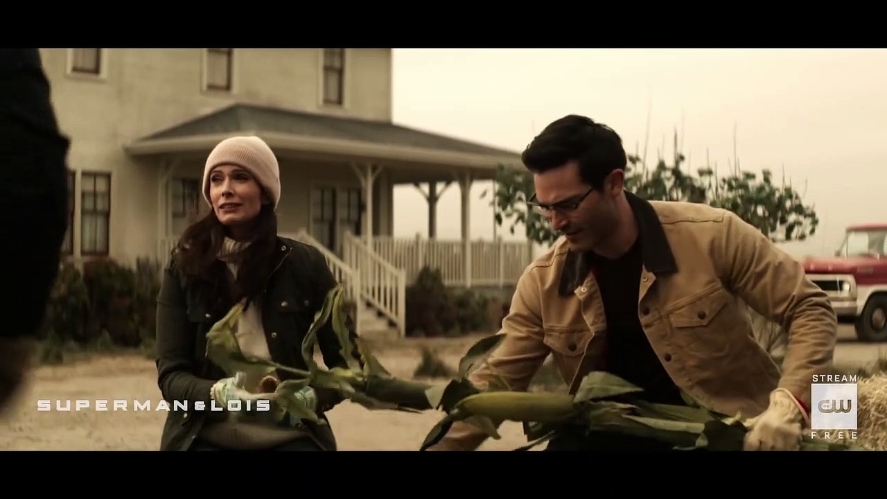 Superman & Lois 1x05 - Clip from Season 1 Episode 5 - Harvest Fest Scene