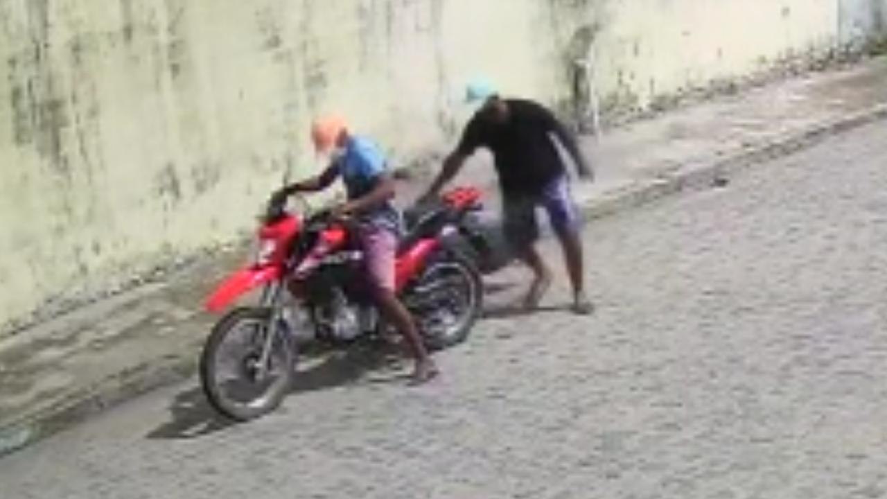 LADRÕES ROUBAM MOTO EM PEDRAS DE FOGO, E MOTO NÃO FUNCIONOU