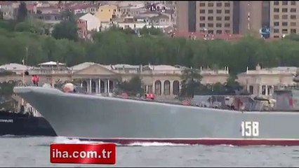 Rus savaş gemisi Boğaz’dan bu sefer olaysız geçti
