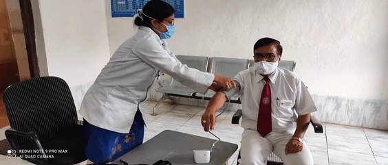 रेलवे स्वास्थ्य केंद्र उज्जैन की टीम द्वारा रेल कर्मचारियों का स्वास्थ्य परीक्षण किया