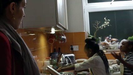 Pequeños milagros en Peckham Street - Clip 1 VOSE