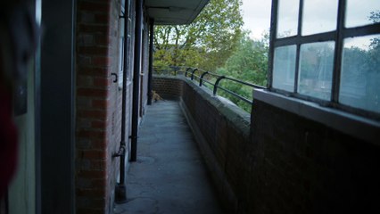 Pequeños milagros en Peckham Street - Clip 2 VOSE