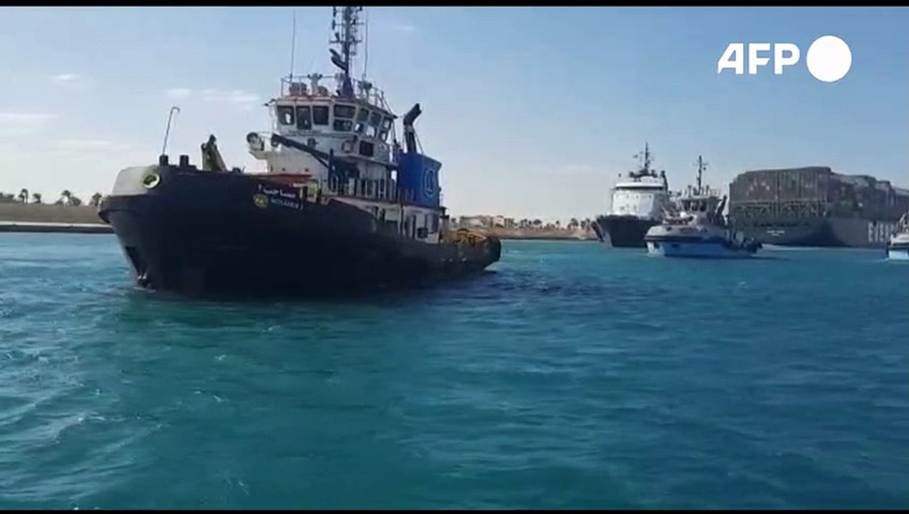 Schiffsverkehr im suez-kanal läuft wieder