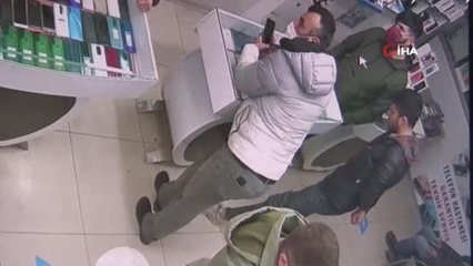 Saniyeler içinde telefon hırsızlığı kamerada