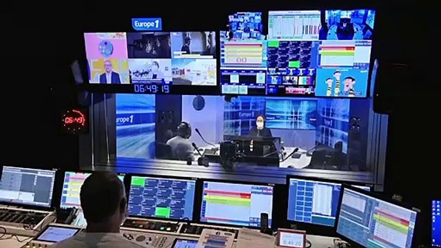 Isolation : des fenêtres avec des stores intégrés pour filter les rayons du soleil l'été