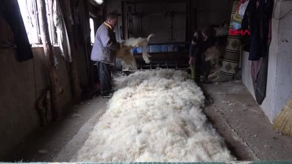 ZONGULDAK İki kardeş, atalarından öğrendiği keçeciliği sürdürüyor