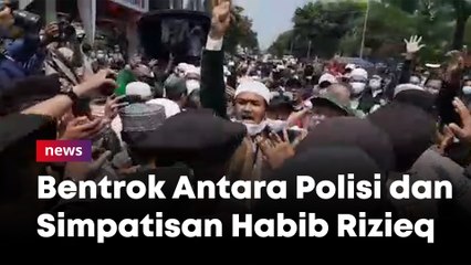Bentrok Antara Polisi dan Simpatisan Habib Rizieq Terjadi