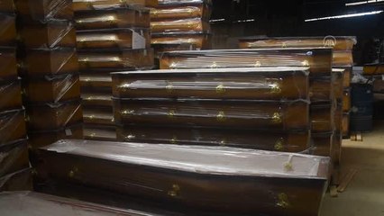 RIO DE JANEIRO - Brezilya'da pandemi nedeniyle atölyelerde tabut üretimi arttı