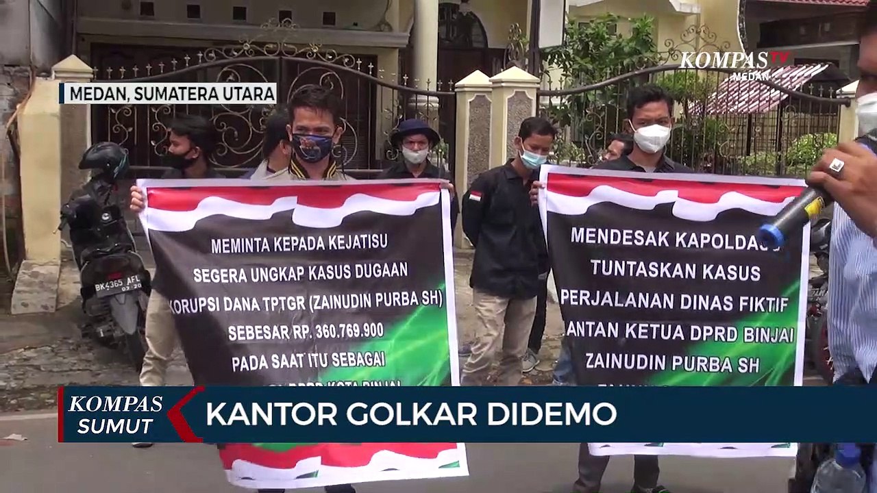 Kantor Golkar Sumut Didemo