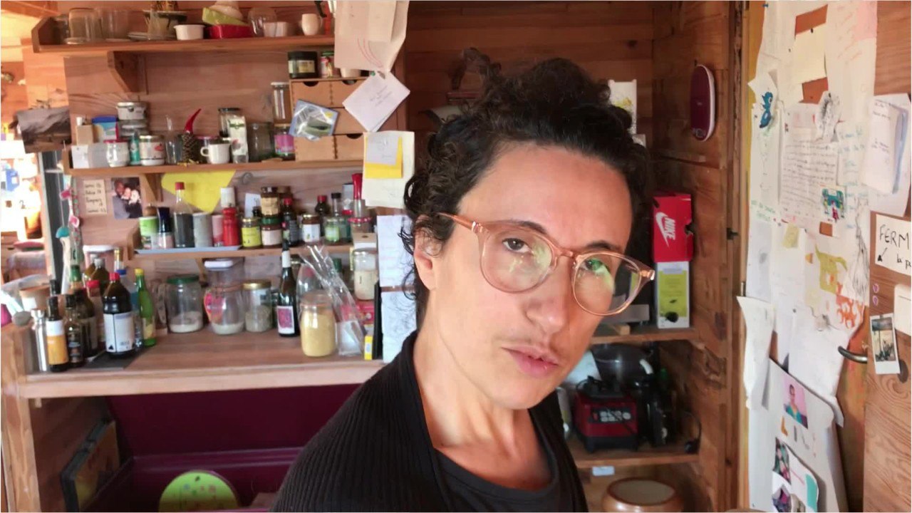 Sarah Bienaimé : "Je craquais régulièrement pour un pot de rillettes ou un bon poulet rôti"