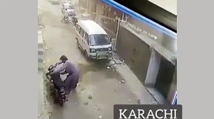 Thieves Steal Bike From Mehmoodabad No. 6 in Karachi