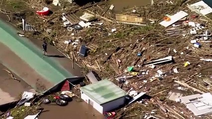 Depois das inundações começam as operações de limpeza na Austrália