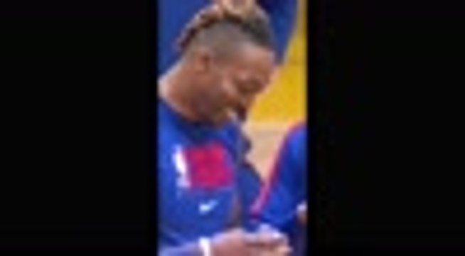 Howard gets ring, gets ejected on Lakers return