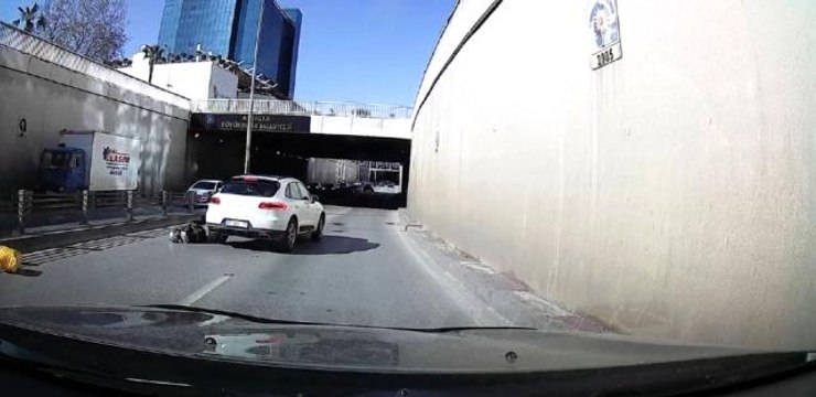 Epilepsi nöbeti geçiren motosiklet sürücüsü ölümlerden döndü