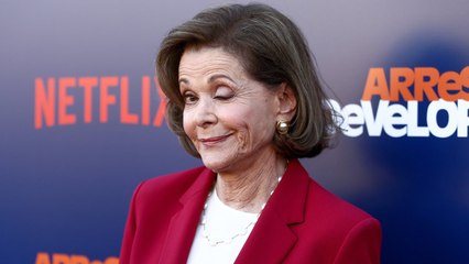 'Arrested Development' Star Jessica Walter Dies At 80 | Moon TV News