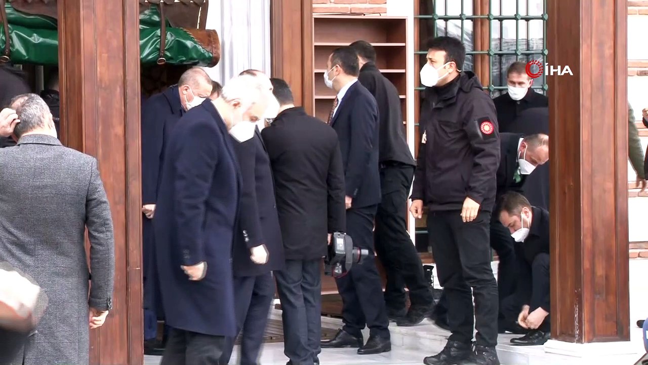 Cumhurbaşkanı Erdoğan: 'Cumhurbaşkanlığının attığı adım tamamiyle yasaldır, bu adımla yoluna devam edecektir'