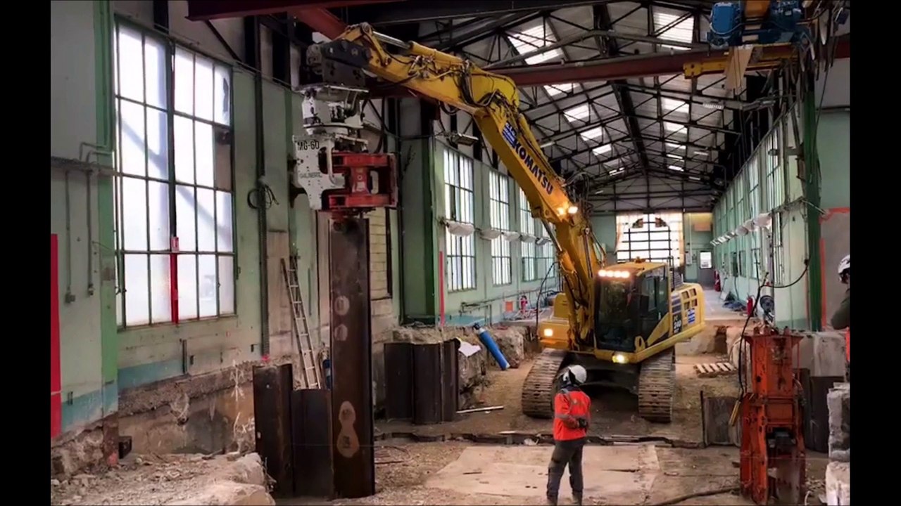 Pelle sur chenilles KOMATSU PC240 avec vibrofonceur PAJOT