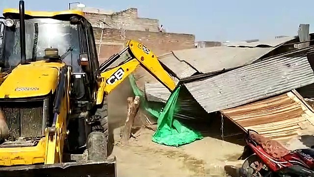 सहकारी संघ लिमिटेड की जमीन पर बने निर्माण को गिराकर खाली कराया गया