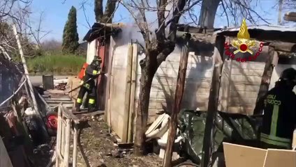 San Giustino (PG) - In fiamme una rimessa di automezzi agricoli (26.03.21)