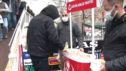 BBP, merhum Yazıcıoğlu için lokma dağıttı