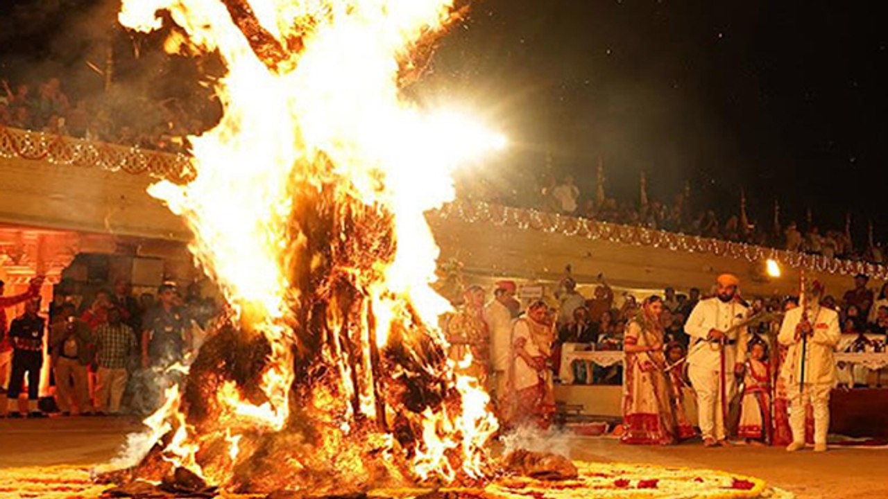 Holika Dahan 2021: होलिका दहन का शुभ चौघड़िया मुहूर्त । Holika Dahan Shubh Choghadiya Muhurat