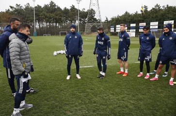 Ve Emre Belözoğlu eşofmanları giydi