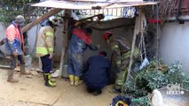 5 metrelik kanalizasyon kuyusuna düşen işçiyi itfaiye kurtardı