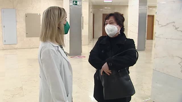 Más de 10.000 videollamadas entre pacientes de covid y familiares en el 12 de Octubre