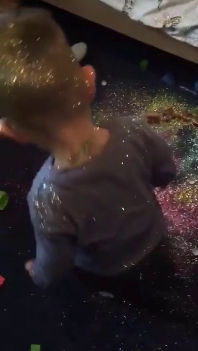 Quand tu retrouves des Kilos de paillettes dans la maison