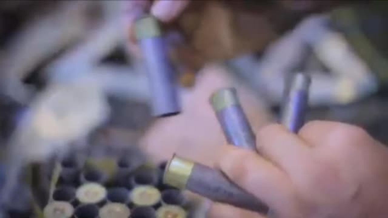 Un artista argentino prepara una exposición hecha con materiales reciclados de la covid