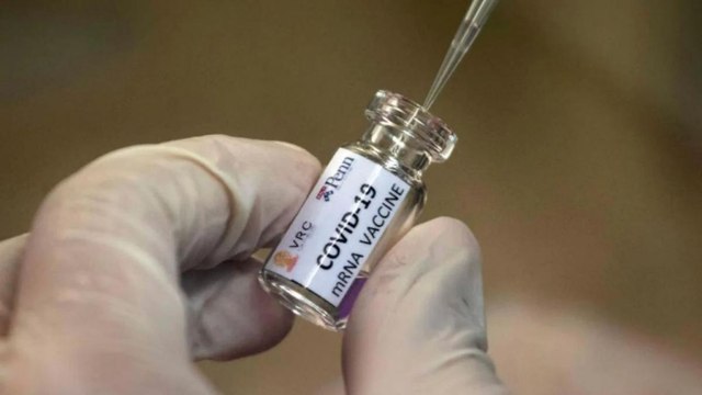 COVID 2nd wave hits, Is there shortage of vaccine in India?