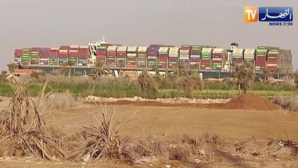 تجارة: توقف حركة المرور في قناة السويس.. أي تداعيات على إقتصاد العالم ؟