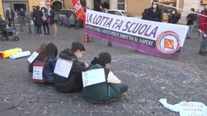 Jornada de huelga en Italia a favor de la educación presencial