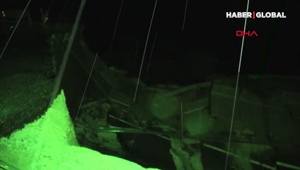 Heyelan nedeniyle yol çöktü! Valilik açıklama yaptı