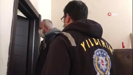 Video herunterladen: Bursa'da kaçak sigara üretim tesisine polis baskını