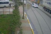 Sultanbeyli'de sokakta oynayan 5 yaşındaki çocuğa otomobil çarptı
