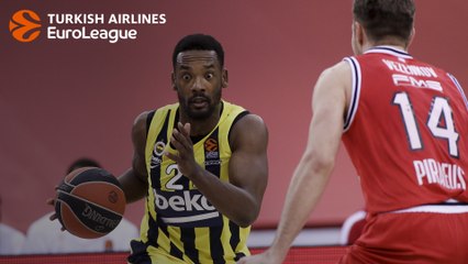 Fenerbahce dominates with inside play in Piraeus