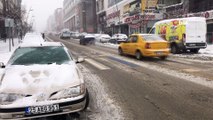 Erzurum’a kış geri döndü, kent beyaza büründü