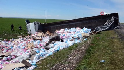 Şanlıurfa’da tır şarampole devrildi: 1 ölü, 1 yaralı