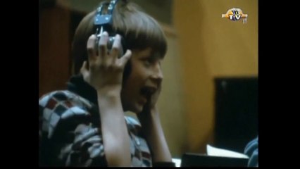 Clip de la chanson "Love, Lioubov, Amour", interprétée par Les Poppys - 1971