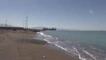 İskenderun Körfezi'nde karaya oturan hacizli gemi incelemenin ardından yeniden körfeze çekilecek