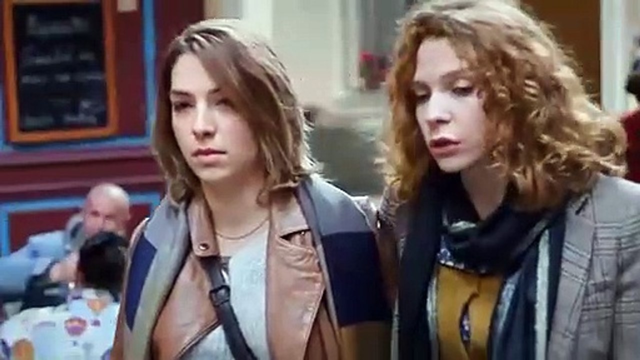 Plus belle la vie en avance -  Angélique a peur que Léa la quitte pour Boher !
