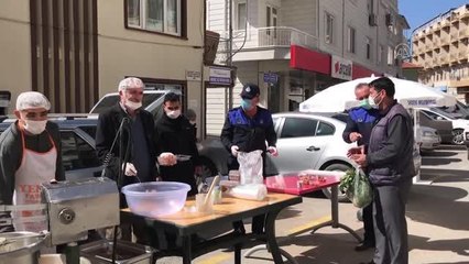 Akseki Belediye Başkanı Özkan, lokma dağıttı